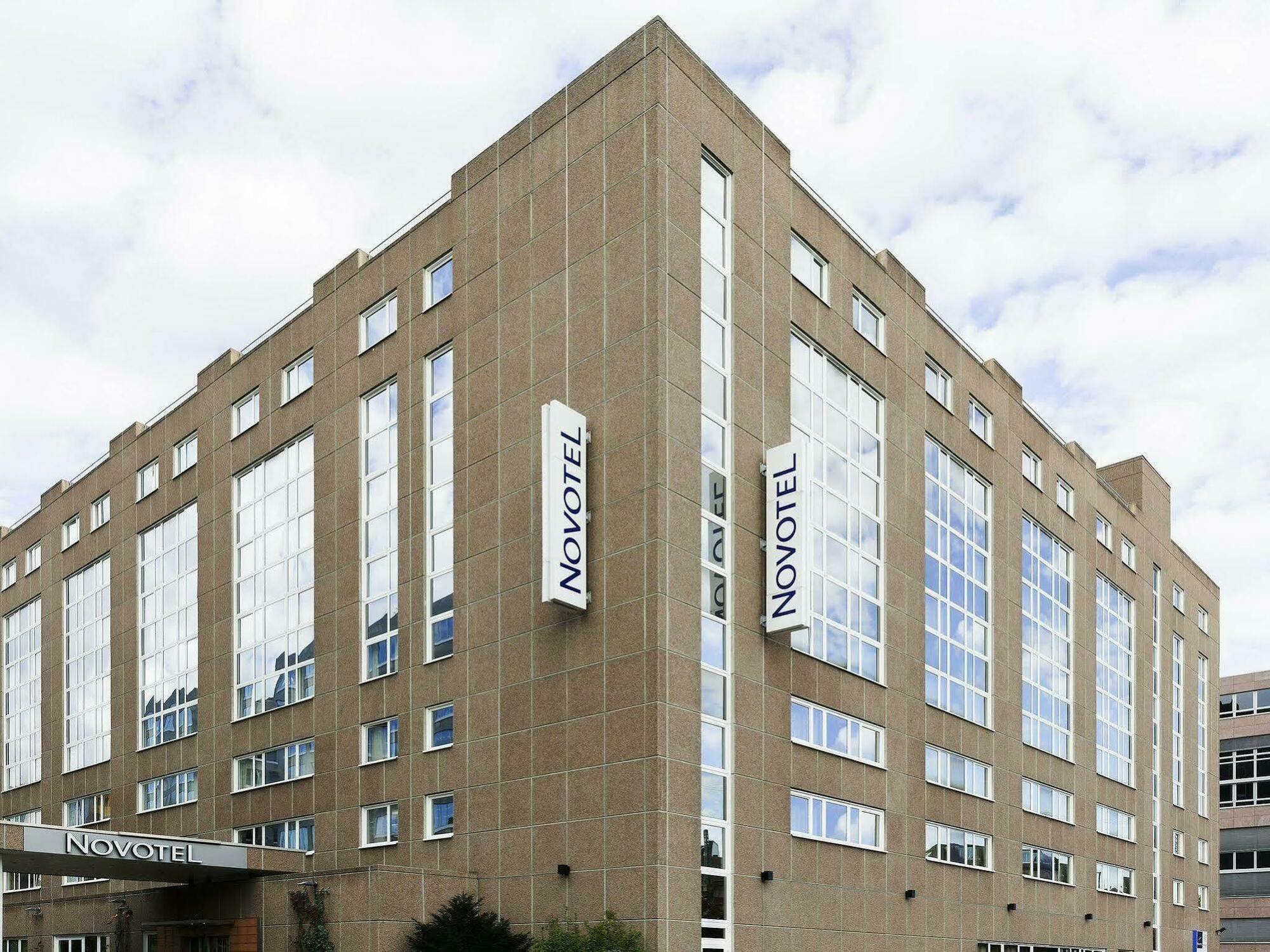 Novotel Frankfurt 4*